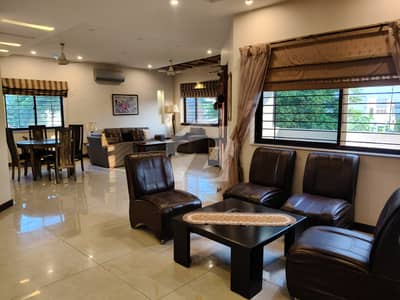 1 Kanal Fully Furnished Modern Upper Portion Available For Rent DHA Phase 6