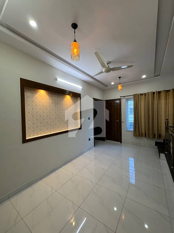 ELEGANT BRAND NEW HOUSE FOR RENT ELEGANT BRAND NEW HOUSE FOR RENT