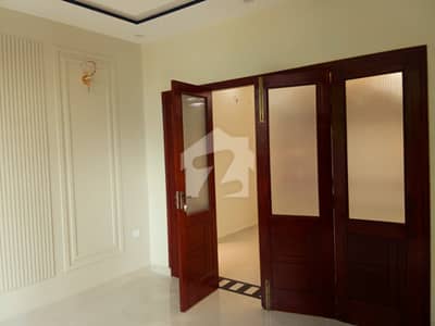 10MARLA LOWER PPORTION AVAILABLE FOR RENT IN NESHMAN IQBAL PHASE 2
