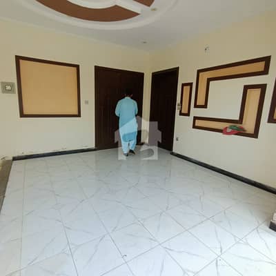 گلشن آباد سیکٹر 3 گلشن آباد,راولپنڈی میں 4 کمروں کا 13 مرلہ مکان 2.35 کروڑ میں برائے فروخت۔