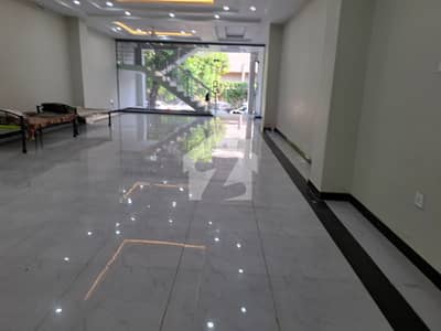 G-8 SEPARATE FLOR4800 SQ. FEET WITH LIFT HUGE CAR PARKING NEAR TO METRBUS STOP