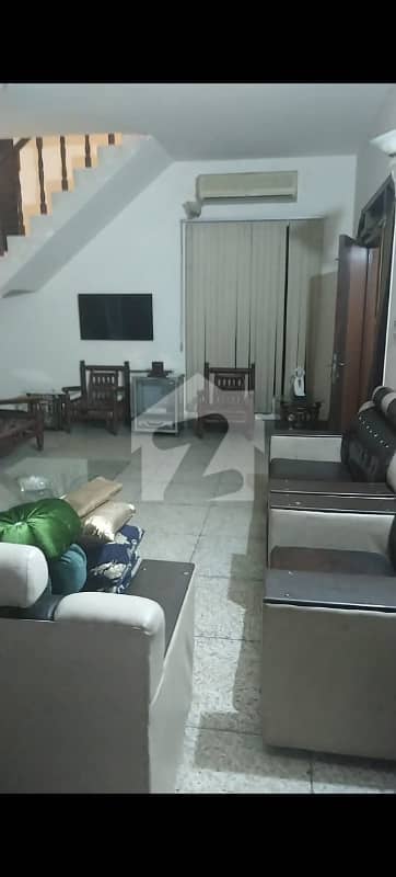 گارڈن ٹاؤن لاہور میں 5 کمروں کا 1 کنال مکان 9.0 کروڑ میں برائے فروخت۔