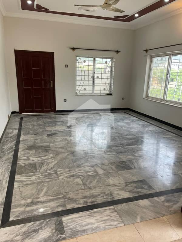 LOWER PORTION AVAILABLE FOR RENT 10 MARLA LOWER PORTION AVAILABLE FOR RENT 10 MARLA