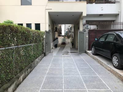 First Floor Corner Portion For Rent In G-13/3 First Floor Corner Portion For Rent In G-13/3