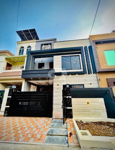 LDA Approved 5 Marla Brand New House For Sale In New Lahore City Phase 2 Canal Road Next To Bahria Town 3 Beds 5 Bath 2 Kitchen Big Living Big Garage Best Opportunity With Good Rental Earning.