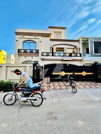 بحریہ ٹاؤن نشتر بلاک بحریہ ٹاؤن سیکٹر ای,بحریہ ٹاؤن,لاہور میں 5 کمروں کا 10 مرلہ مکان 4.3 کروڑ میں برائے فروخت۔ بحریہ ٹاؤن نشتر بلاک بحریہ ٹاؤن سیکٹر ای,بحریہ ٹاؤن,لاہور میں 5 کمروں کا 10 مرلہ مکان 4.3 کروڑ میں برائے فروخت۔