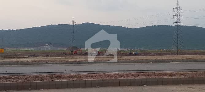 مارگلہ انکلیو مارگلہ ایونیو,اسلام آباد میں 5 مرلہ رہائشی پلاٹ 1.8 کروڑ میں برائے فروخت۔