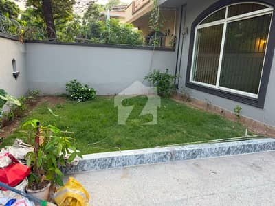 ایف ۔ 10 اسلام آباد میں 5 کمروں کا 1 کنال مکان 5.5 لاکھ میں کرایہ پر دستیاب ہے۔ ایف ۔ 10 اسلام آباد میں 5 کمروں کا 1 کنال مکان 5.5 لاکھ میں کرایہ پر دستیاب ہے۔