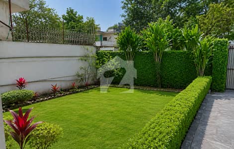 488 Sq. Yd. Demolishable House For Sale In Prime Location