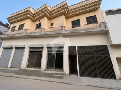 1 Kanal Corner House Available For Rent