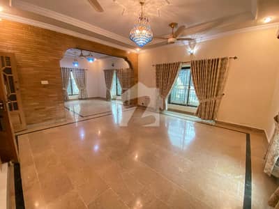 ایف ۔ 7 اسلام آباد میں 5 کمروں کا 1 کنال مکان 8.5 لاکھ میں کرایہ پر دستیاب ہے۔