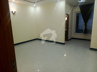 ڈی ۔ 12 اسلام آباد میں 5 کمروں کا 10 مرلہ مکان 3.0 لاکھ میں کرایہ پر دستیاب ہے۔