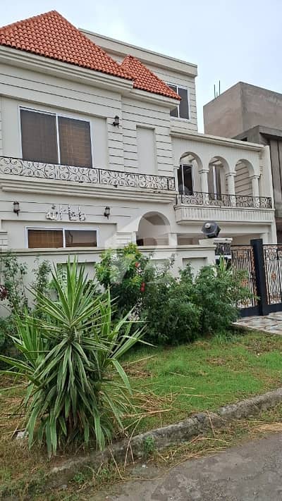 سٹی ہاؤسنگ سوسائٹی - بلاک اے ایکسٹینشن سٹی ہاؤسنگ سوسائٹی,سیالکوٹ میں 5 کمروں کا 10 مرلہ مکان 1.0 لاکھ میں کرایہ پر دستیاب ہے۔ سٹی ہاؤسنگ سوسائٹی - بلاک اے ایکسٹینشن سٹی ہاؤسنگ سوسائٹی,سیالکوٹ میں 5 کمروں کا 10 مرلہ مکان 1.0 لاکھ میں کرایہ پر دستیاب ہے۔