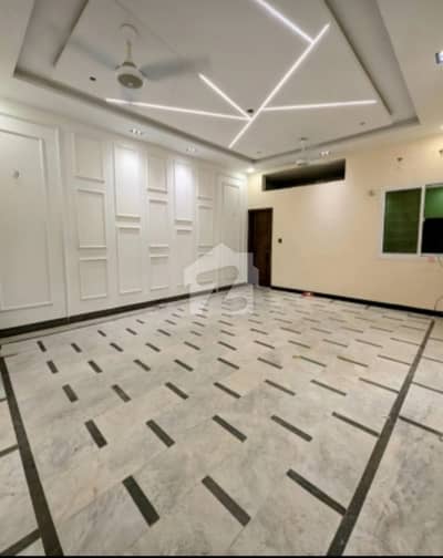Commercial 4 Marla 2nd Floor Available For Rent
