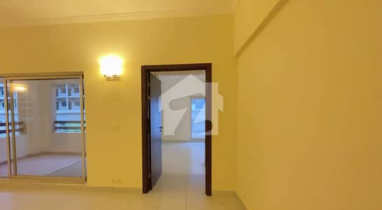 READY TO MOVE 2250sq. Ft 3Bed Luxury Apartment At Tower-7 Q Near Main Entrance Of Bahria Town Karachi FOR SALE