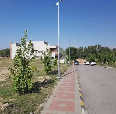 1 Kanal Plot Available With Ideal Location Near Mosque, Park Market 1 Kanal Plot Available With Ideal Location Near Mosque, Park Market