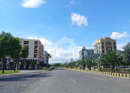 Gulbeeg Green Block A 4 Kanal Corner Developed Possessopm Farm House Land For Sale