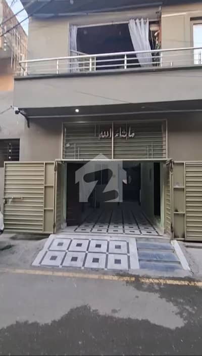 علامہ اقبال ٹاؤن ۔ جہانزیب بلاک علامہ اقبال ٹاؤن,لاہور میں 5 کمروں کا 5 مرلہ مکان 2.65 کروڑ میں برائے فروخت۔