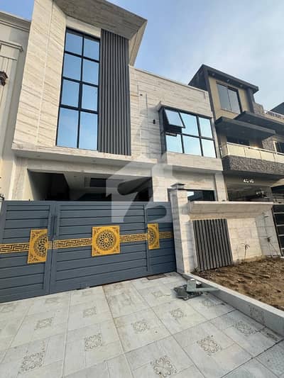 B-17 F Block 60 Ft Road Double Unit House for Sale | 4 Beds | 2 Drawing Rooms | 2 Kitchens