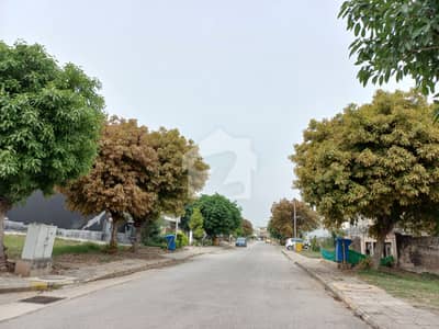 PRIME LOCATION LEVEL PLOT FOR SALE PRIME LOCATION LEVEL PLOT FOR SALE