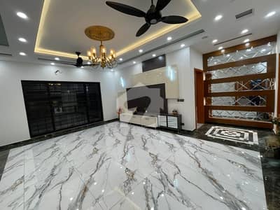 1 kanal brand new saperate gate upper portion is available for rent in Nfc Society