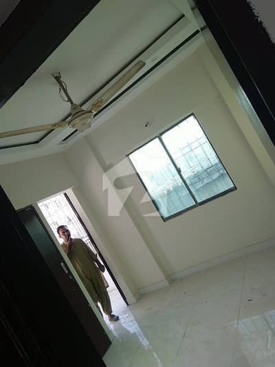 Gulshan Block-1 Laraib Garden 3rd Floor 2beds 1 comen Bath
