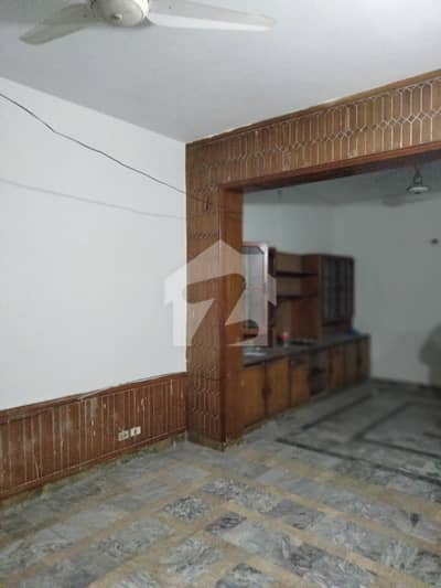 5 MARLA LOWER PORTION AVAILABLE FOR RENT FOR SMART FAMILY NEAR LGS E1
