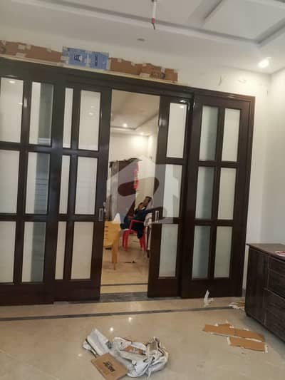 10 MARLA NEW INDEPENDENT LOWER PORTION AVAILABLE FOR RENT IN LDA AVNUE 1 BLOCK D IN A VERY HOT LOCATION OF LAHORE