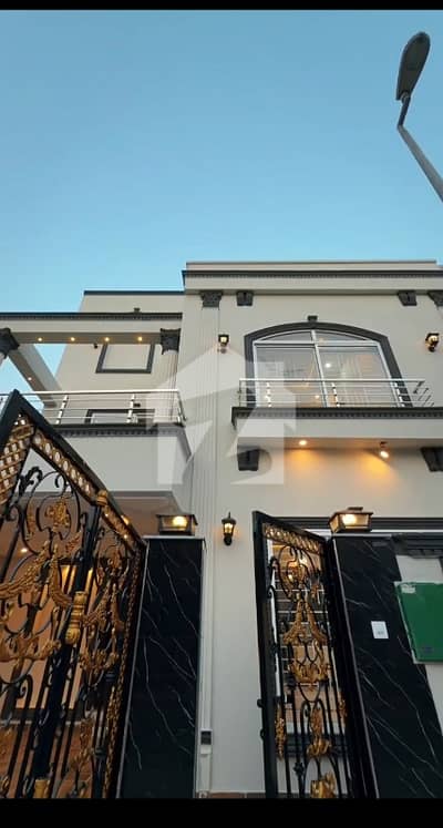 Ready to Move 5.33 Marla Model design House for sale 4 Bedroom Dimension 30X40