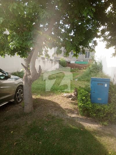 Main Road Imperial 1 12 M Plot For Sale Near Park Comm Masjid School With Gass Paragon City Lahore. Main Road Gharon Ke Darmiyan Mein Plot