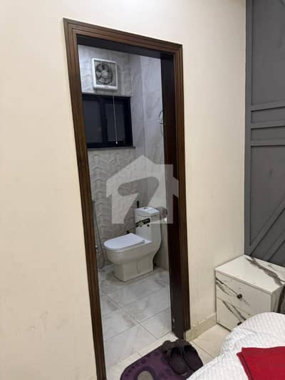 2 BED FLAT Available For RENT In Prime Location Of Bahria Town Lahore 2 BED FLAT Available For RENT In Prime Location Of Bahria Town Lahore