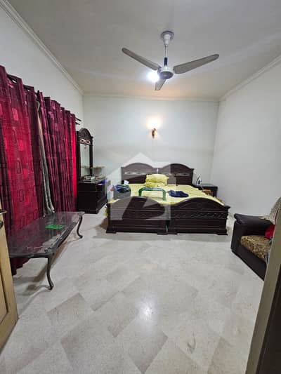 1 Kanal Modern Design Used Bungalow For Sale At Prime Location Of DHA Lahore Near To Park Masjid And Commercial Market