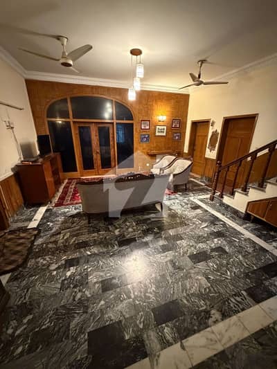 ایف ۔ 10/3 ایف ۔ 10,اسلام آباد میں 7 کمروں کا 1 کنال مکان 32.0 کروڑ میں برائے فروخت۔ ایف ۔ 10/3 ایف ۔ 10,اسلام آباد میں 7 کمروں کا 1 کنال مکان 32.0 کروڑ میں برائے فروخت۔