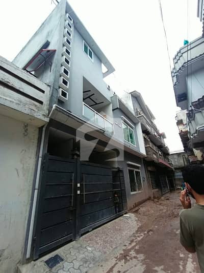 کاغان کالونی ایبٹ آباد میں 5 کمروں کا 5 مرلہ مکان 1.9 کروڑ میں برائے فروخت۔