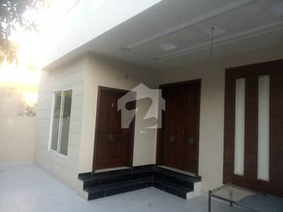 10 MARLA HOUSE AVAILABLE FOR RENT