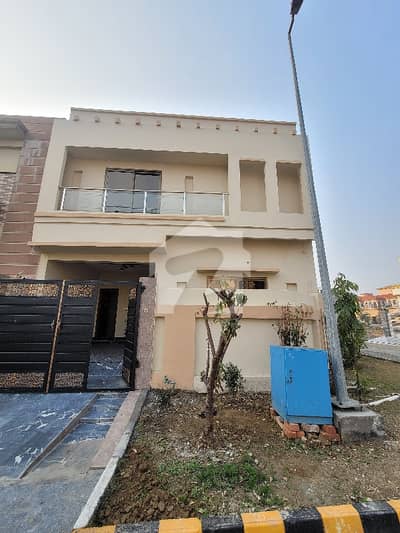 سٹی ہاؤسنگ سوسائٹی سیالکوٹ میں 4 کمروں کا 6 مرلہ مکان 55.0 ہزار میں کرایہ پر دستیاب ہے۔ سٹی ہاؤسنگ سوسائٹی سیالکوٹ میں 4 کمروں کا 6 مرلہ مکان 55.0 ہزار میں کرایہ پر دستیاب ہے۔