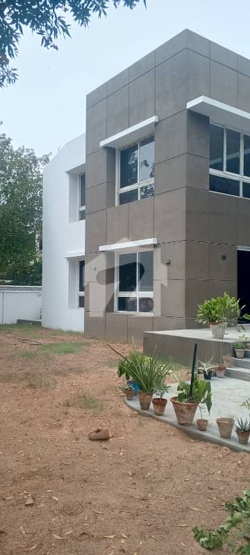 Prime Location 1100 Square Yards House Situated In DHA Phase 1 For sale