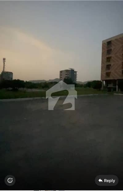 بی ۔ 17 اسلام آباد میں 11 مرلہ کمرشل پلاٹ 13.5 کروڑ میں برائے فروخت۔