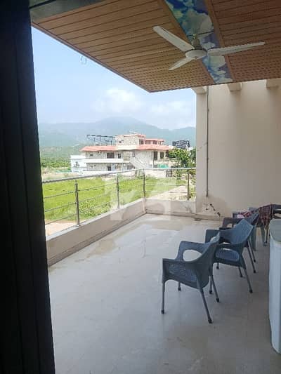 14 Marla's Upper Portion fOr Rent in D. 12