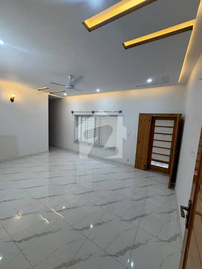 Upper Portion Of 10 Marla House Without Momtey In Sector G-13 Islamabad