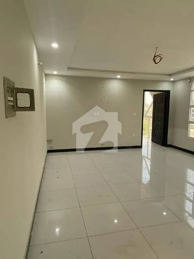 01 BEDROOM UNFURNISHED APARTMENT AVAILABLE FOR RENT AT GULBERG GREEN ISLAMABAD