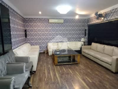ڈی ایچ اے فیز 5 - بلاک ڈی ڈی ایچ اے فیز 5,ڈی ایچ اے ڈیفینس,لاہور میں 5 کمروں کا 1 کنال مکان 4.9 لاکھ میں کرایہ پر دستیاب ہے۔