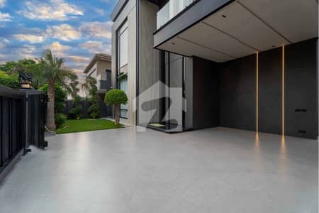 Near Tim Hortons & KFC 1 Kanal Modern Design House