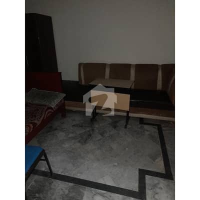 گلریز ہاؤسنگ سکیم راولپنڈی میں 4 کمروں کا 1 کنال مکان 1.5 لاکھ میں کرایہ پر دستیاب ہے۔