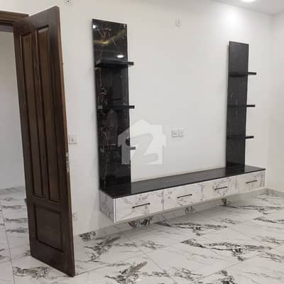 بحریہ انکلیو - سیکٹر اے بحریہ انکلیو,بحریہ ٹاؤن,اسلام آباد میں 8 کمروں کا 10 مرلہ مکان 3.3 لاکھ میں کرایہ پر دستیاب ہے۔