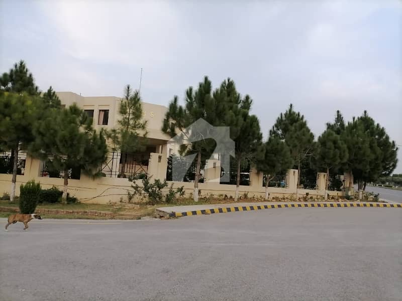 ڈی ۔ 18 اسلام آباد میں 1 کنال رہائشی پلاٹ 1.1 کروڑ میں برائے فروخت۔ ڈی ۔ 18 اسلام آباد میں 1 کنال رہائشی پلاٹ 1.1 کروڑ میں برائے فروخت۔