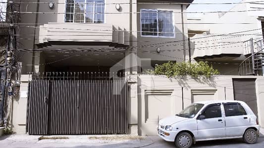 Prime Location House Of 10 Marla For Rent In Gulberg 3