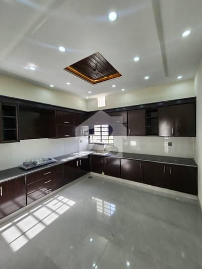 10 MARLA PREMIUM HOUSE AVAILABLE FOR SALE