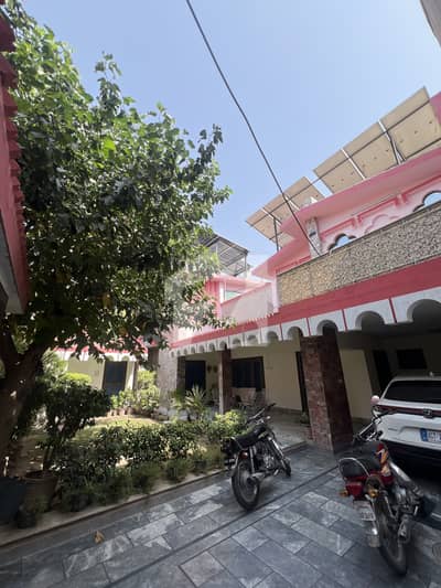 1 Kanal Beautiful House Near Bomanji Square, Multan Cantt