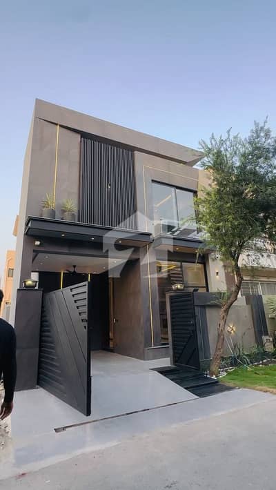 5 MARLA BRAND NEW MODERN HOUSE FOR SALE